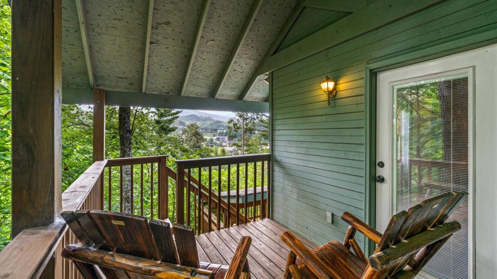 Whiskey Ridge Lodge, A Restored 1940S Gem, 2 Mins From Downtown, Breathtaking City Views, Custom Game Room, And Spacious Elegance แกตลิงเบิร์ก ภายนอก รูปภาพ