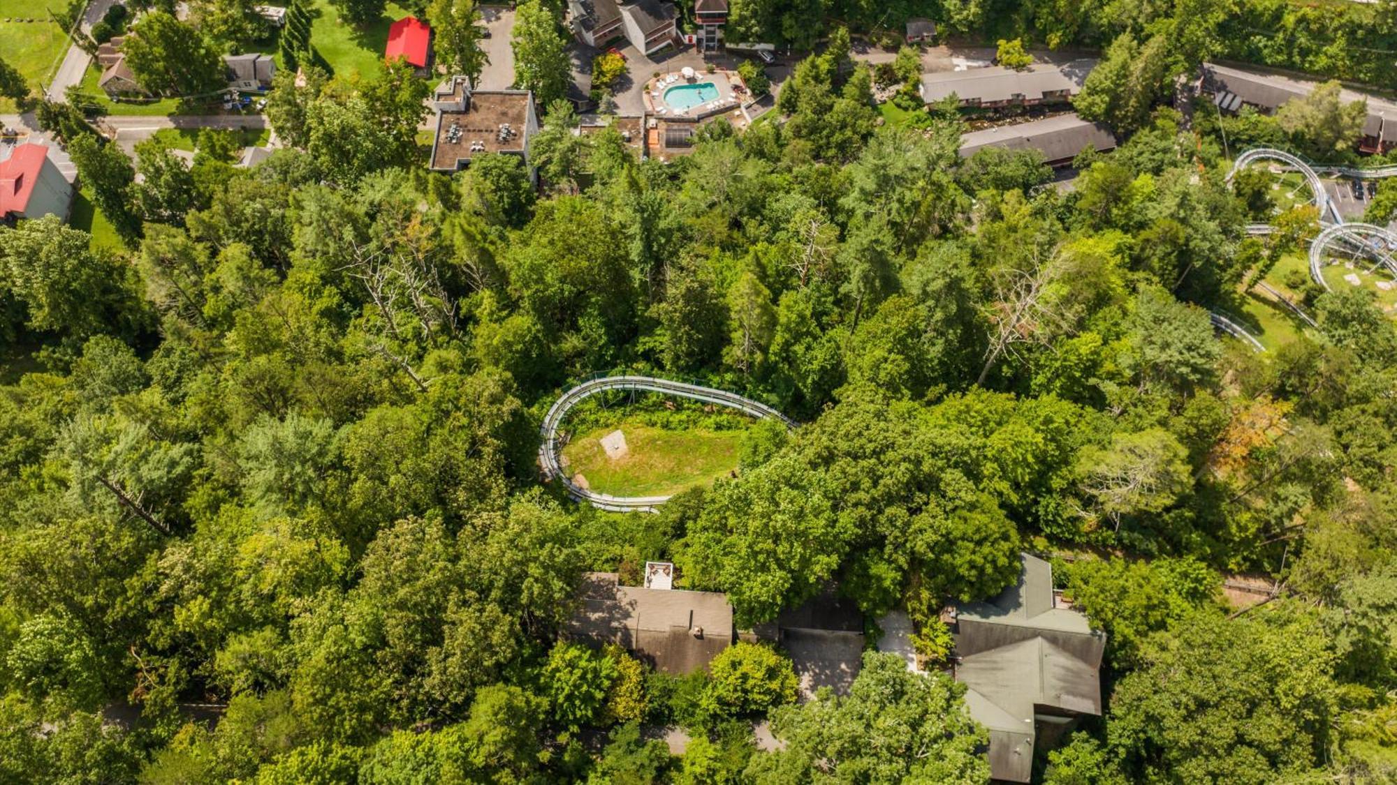 Whiskey Ridge Lodge, A Restored 1940S Gem, 2 Mins From Downtown, Breathtaking City Views, Custom Game Room, And Spacious Elegance แกตลิงเบิร์ก ภายนอก รูปภาพ