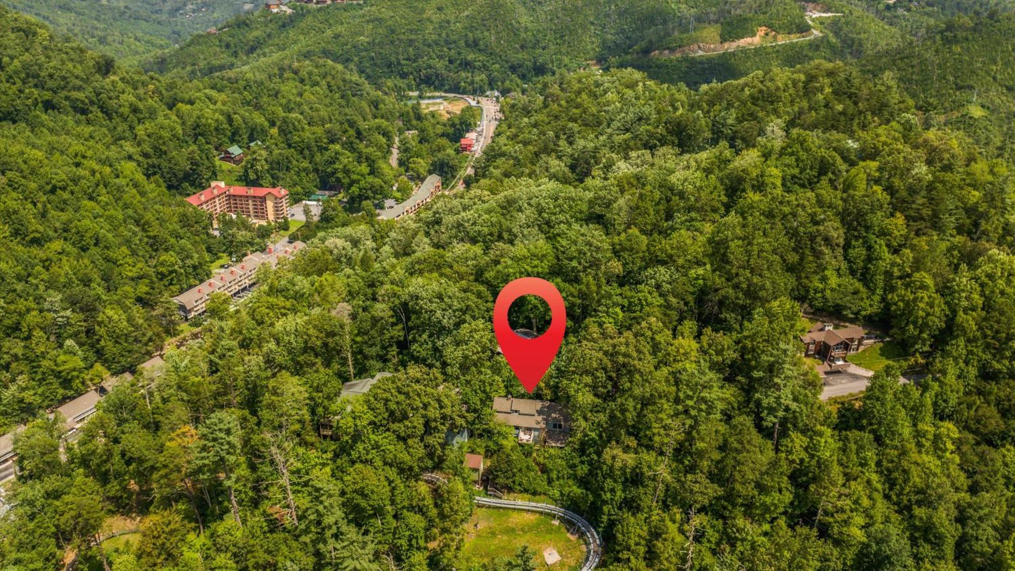Whiskey Ridge Lodge, A Restored 1940S Gem, 2 Mins From Downtown, Breathtaking City Views, Custom Game Room, And Spacious Elegance แกตลิงเบิร์ก ภายนอก รูปภาพ