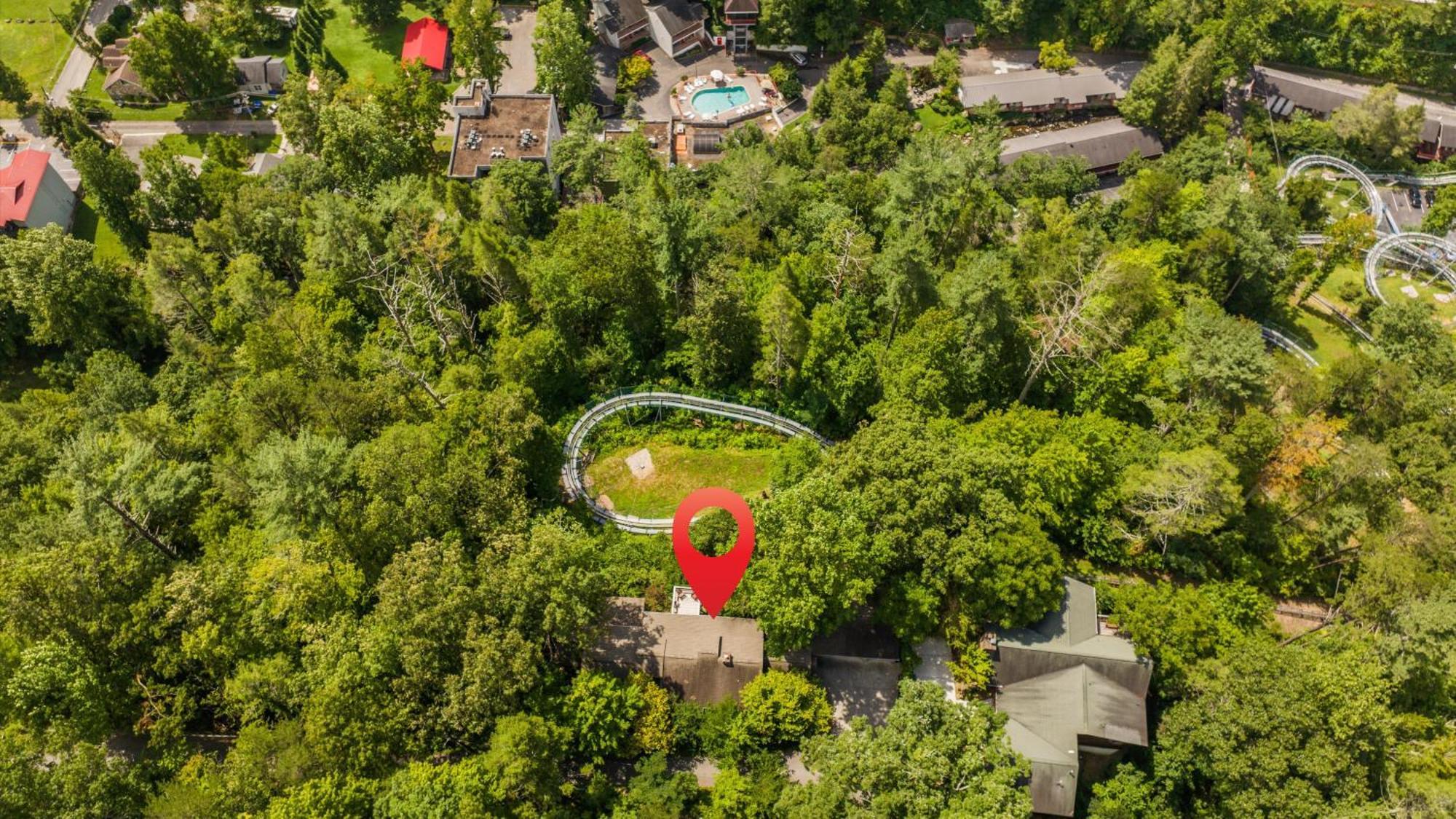 Whiskey Ridge Lodge, A Restored 1940S Gem, 2 Mins From Downtown, Breathtaking City Views, Custom Game Room, And Spacious Elegance แกตลิงเบิร์ก ภายนอก รูปภาพ